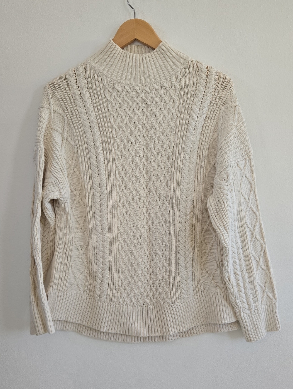 J.CREW Cream Mockneck Knit Sweater - Classic Cable Knit Size M
